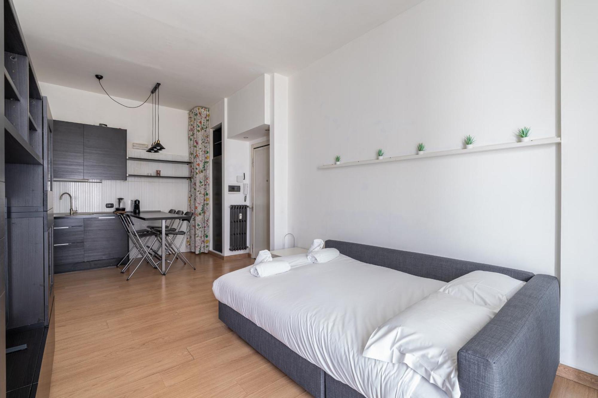 Apartment Maciachini Milan