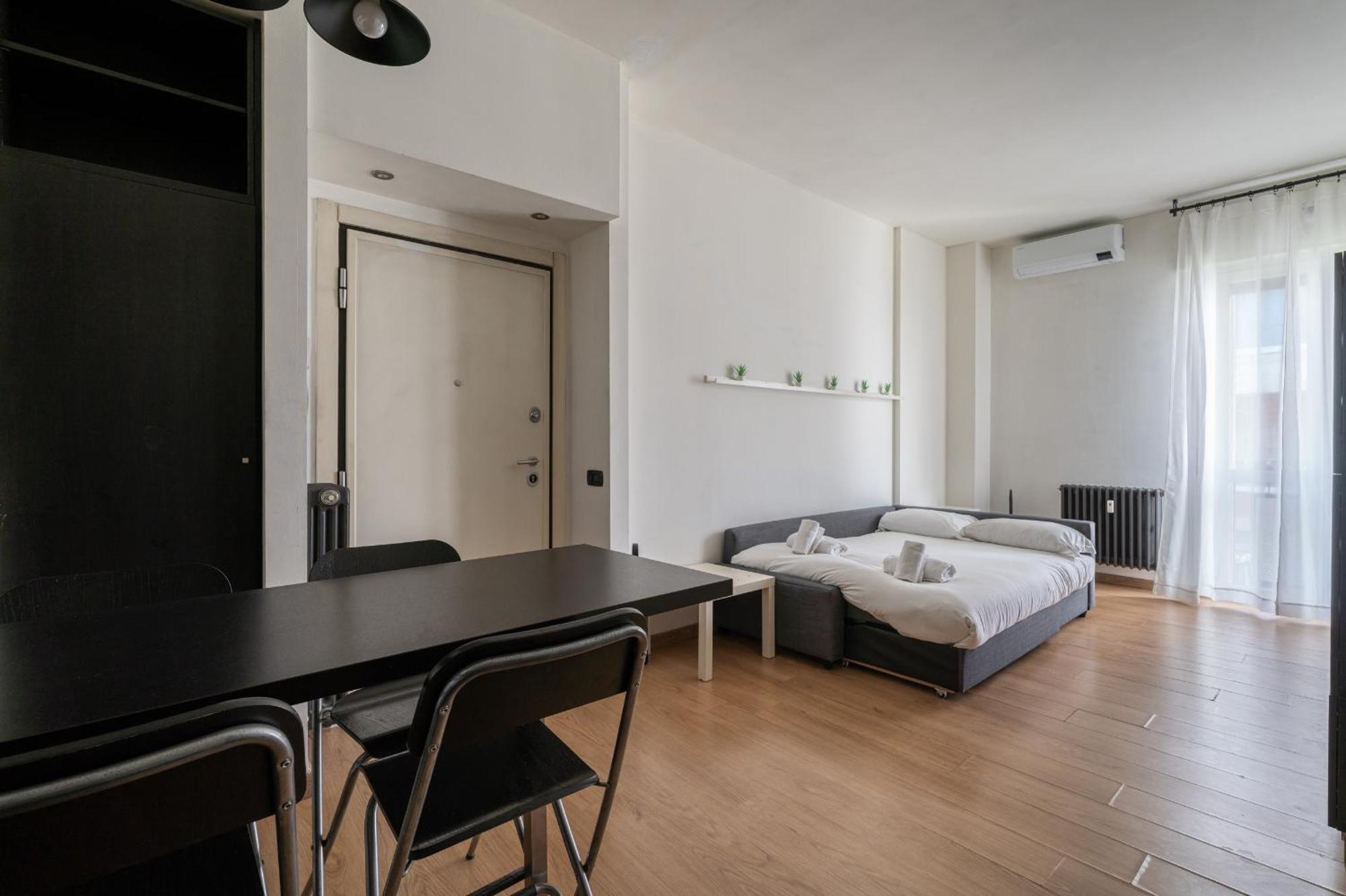 Maciachini Apartment